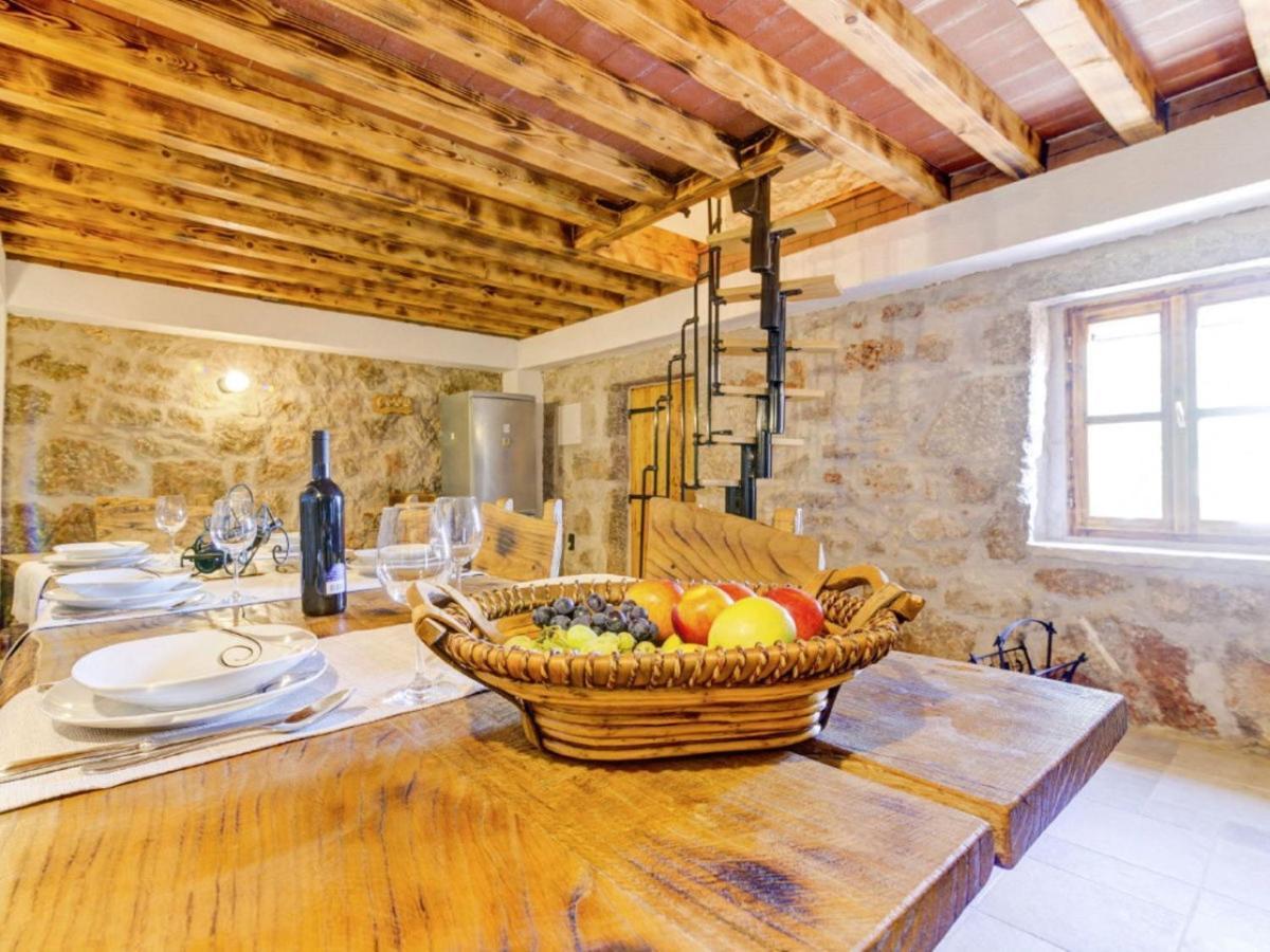 Lovely Holiday Home In Starigrad 外观 照片