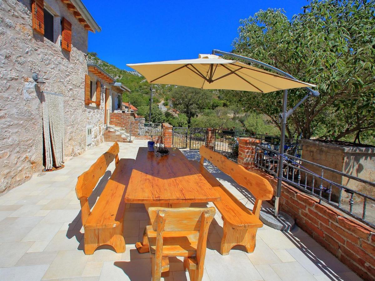 Lovely Holiday Home In Starigrad 外观 照片